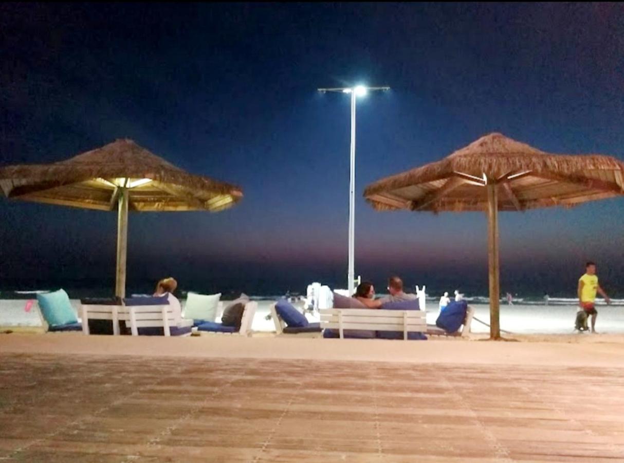 Beachfront Studio Apartment Bat Yam 412 Exteriör bild