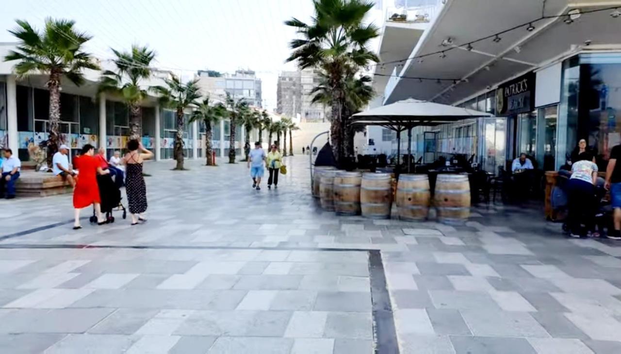 Beachfront Studio Apartment Bat Yam 412 Exteriör bild