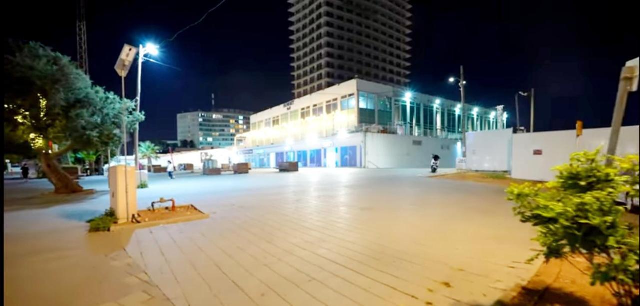 Beachfront Studio Apartment Bat Yam 412 Exteriör bild
