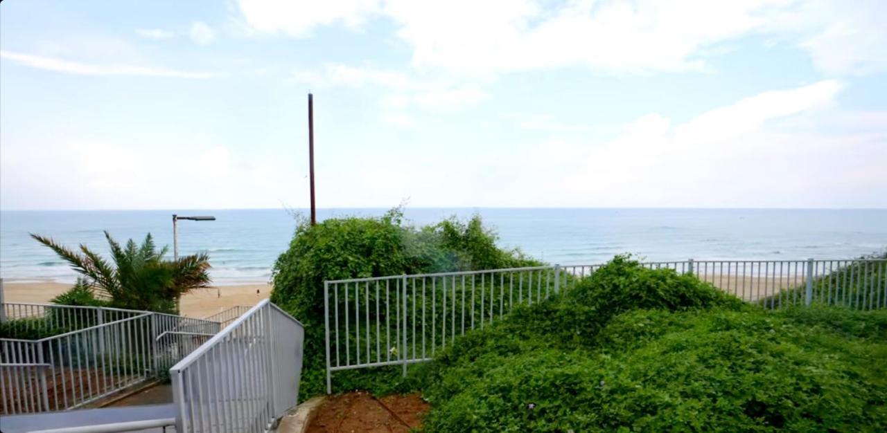 Beachfront Studio Apartment Bat Yam 412 Exteriör bild