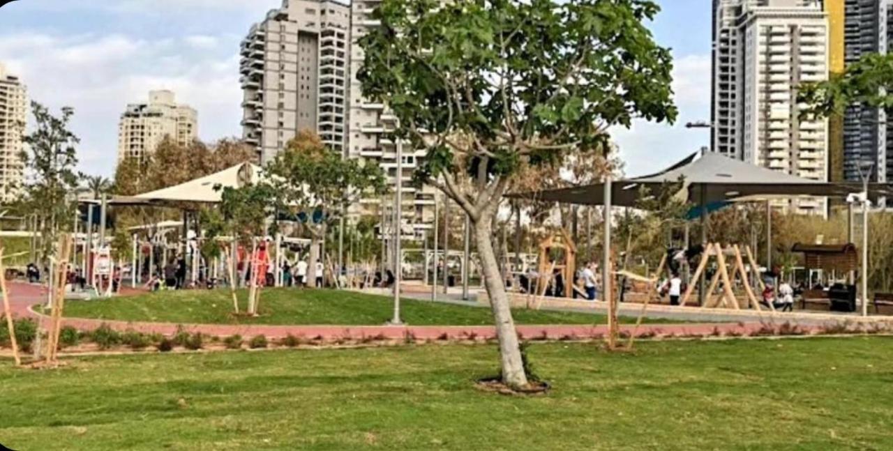 Beachfront Studio Apartment Bat Yam 412 Exteriör bild